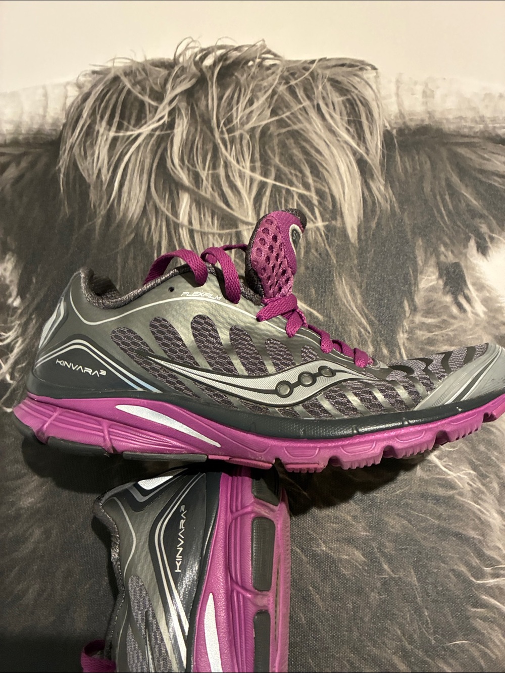 Saucony Kinvara Women's Gray and Magenta Athletic Running Shoes